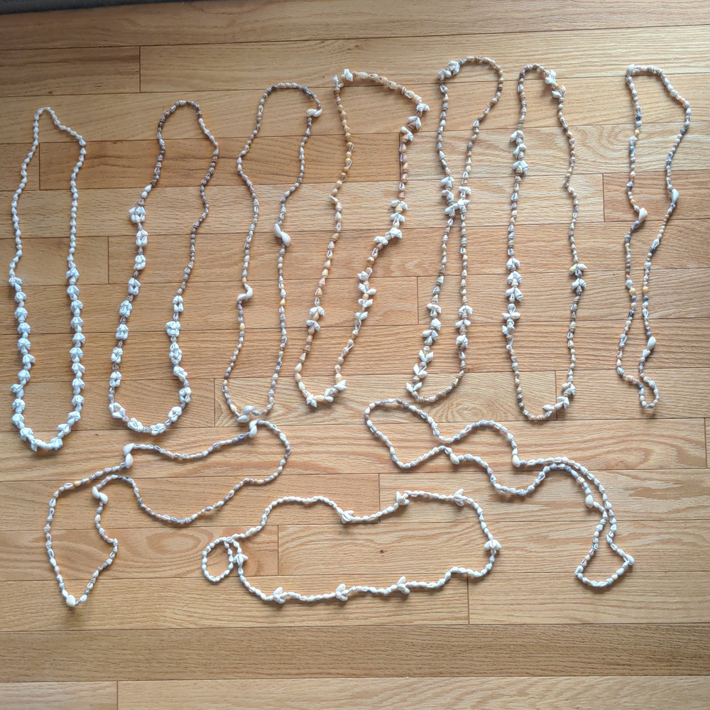 Lot of 10 seashell necklaces
